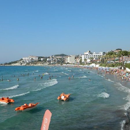 Kibar Apart Pansiyon Kusadası Esterno foto